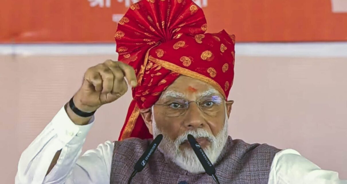 ऑपरेशन सिंदूर' की सफलता पर पीएम मोदी ने बीकानेर से पाकिस्तान को ललकारा! बोले- 'मोदी का लहू गर्म है, ये न्याय का नया स्वरूप है'। जानें कैसे तबाह हुए आतंकियों के ठिकाने।