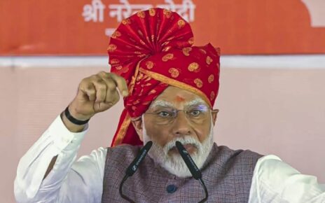 ऑपरेशन सिंदूर' की सफलता पर पीएम मोदी ने बीकानेर से पाकिस्तान को ललकारा! बोले- 'मोदी का लहू गर्म है, ये न्याय का नया स्वरूप है'। जानें कैसे तबाह हुए आतंकियों के ठिकाने।