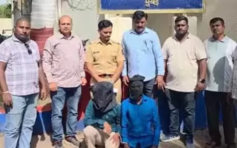 घर में ही चल रही थी 'नकली नोट छापने की फैक्ट्री', ₹500 के 1740 जाली नोटों के साथ दो गिरफ्तार
