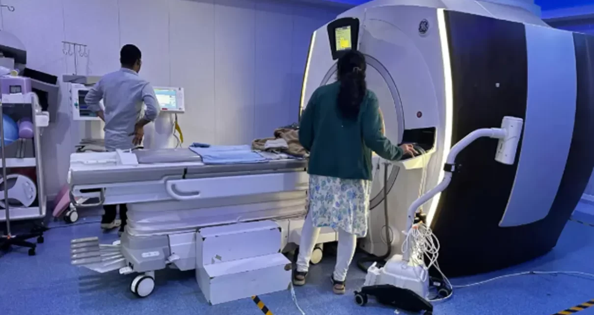 एम्स भोपाल में डॉक्टरों का कमाल, 'नन्ही जान' का किया 45 मिनट का जटिल MRI,