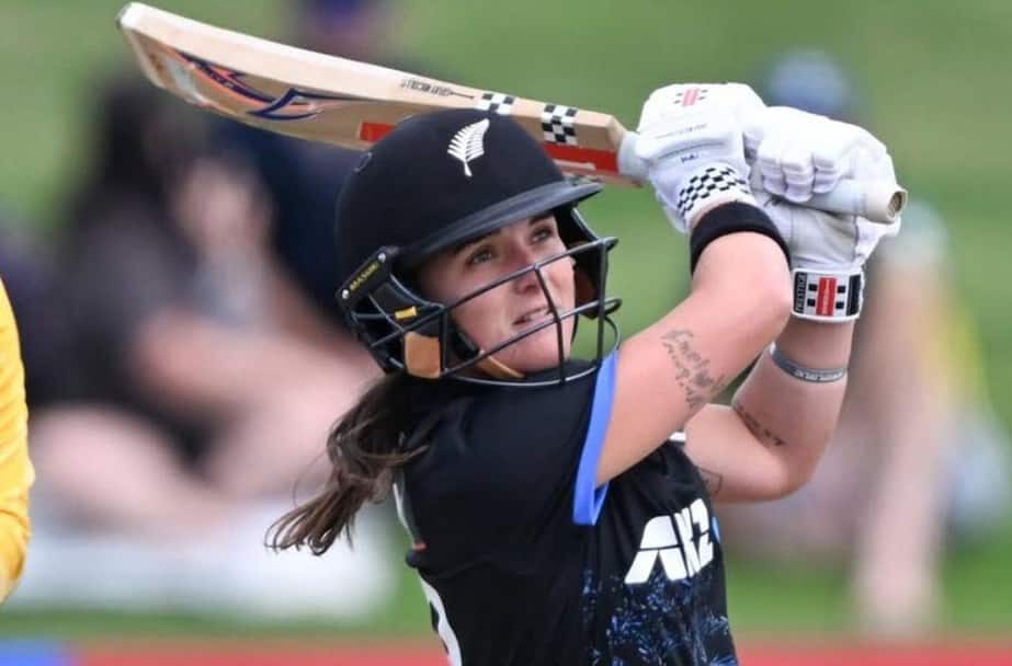 nyoojeelaind-kee-ameliya-ke